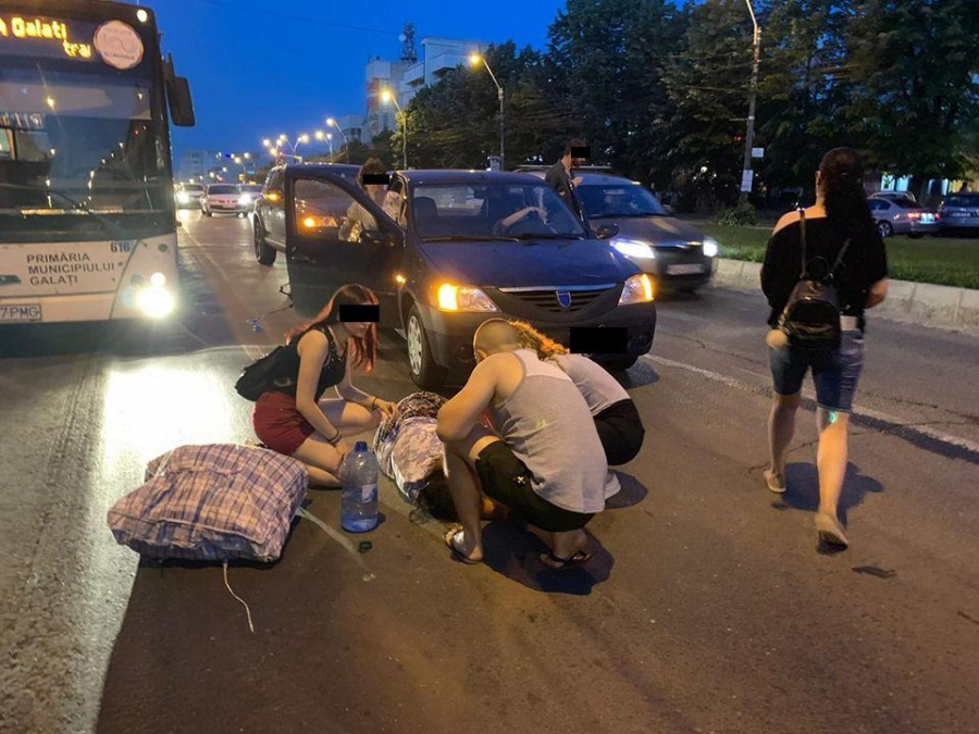 O femeie a ajuns în spital după ce a traversat strada Brăilei prin loc nepermis