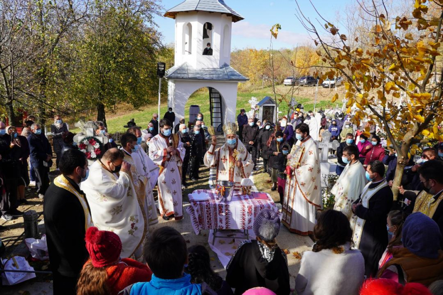 Sfințirea bisericii din Căuiești, lăcaș cu "rădăcini" de stejar