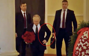 Colonelul care îi căra lui Putin &quot;servieta nucleară&quot; a fost găsit împușcat în cap