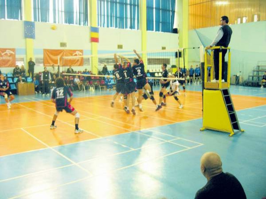 Sâmbătă, în Sala Siderurgistul: CSU Galaţi - Dinamo Bucureşti, la volei masculin