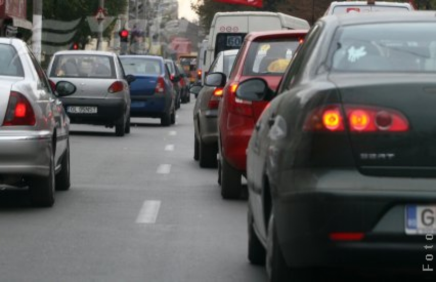 „Ziua fără accidente rutiere”. Banderole albe în trafic
