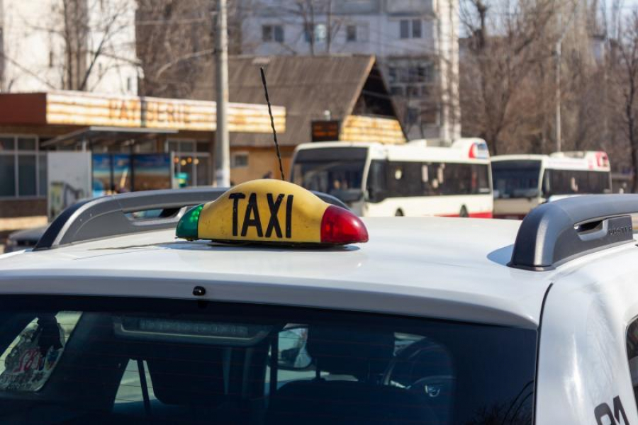 Taximetriștii gălățeni ezită să mărească prețul curselor