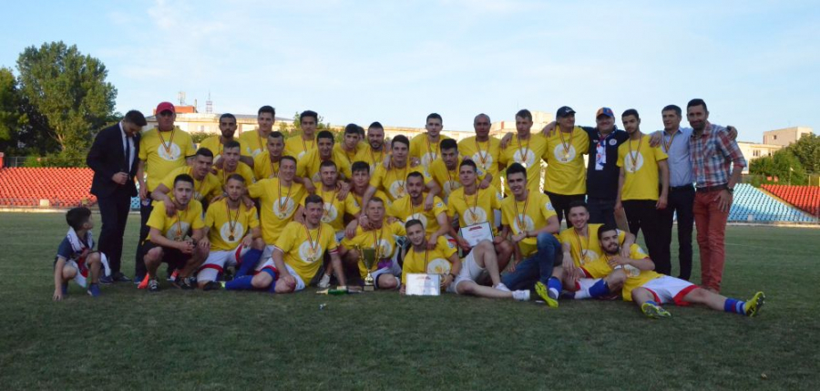 OȚELUL a primit trofeul de câștigătoare a Ligii IV (FOTO)