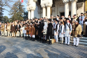250 de COLINDĂTORI au vestit Naşterea Domnului la Galaţi (FOTO și VIDEO)