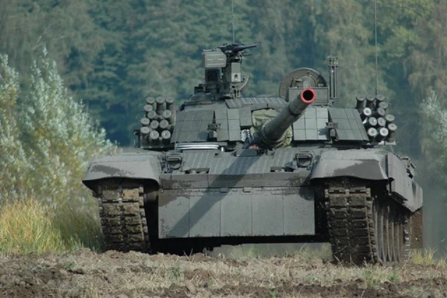 Polonia trimite încă 60 de tancuri Ucrainei