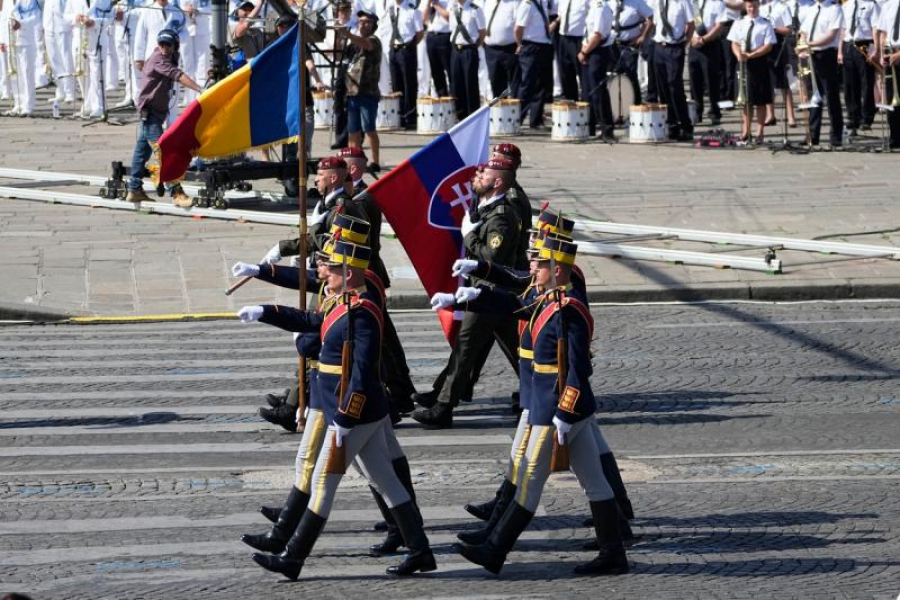 Drapelul României, la loc de cinste de Ziua Națională a Franței