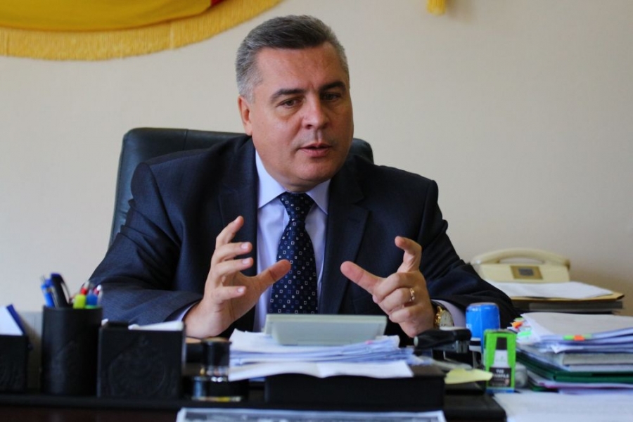 INTERVIU cu primarul Cătălin Constantin Hurdubae | ”Tecuciul nu are drumuri asfaltate, spital şi locuri de muncă”