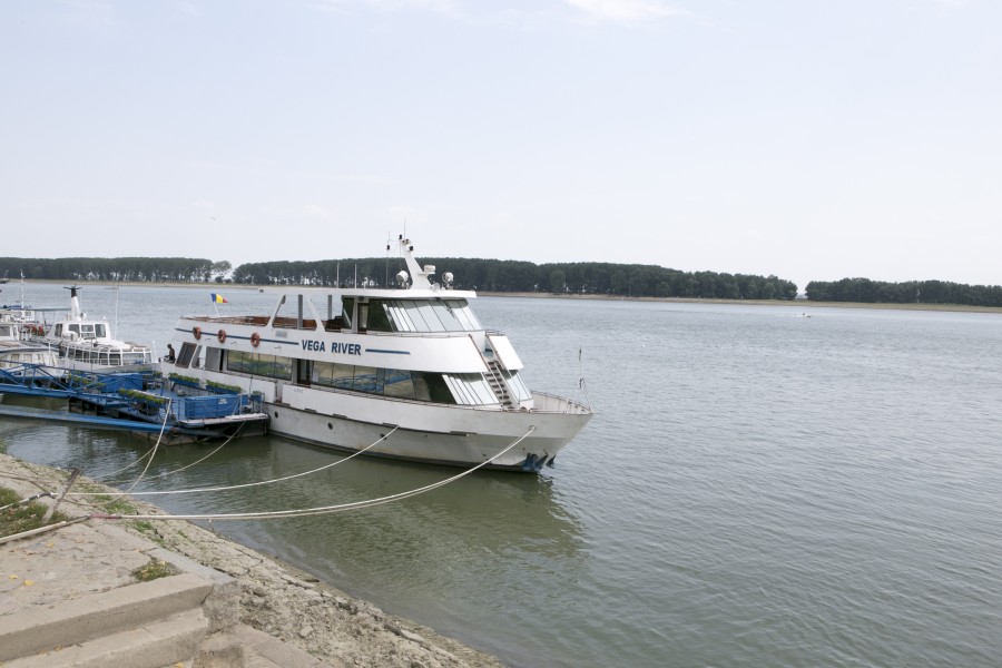 Dunărea, interzisă gălăţenilor! Cât mai costă o plimbare cu vaporul pe fluviu 