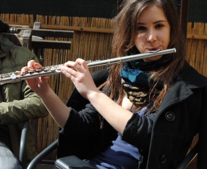 Un flaut pentru visul Tinei Roman, gălăţeanca admisă la Conservatorul din Paris