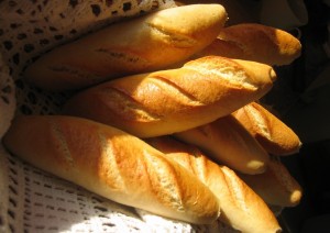 S-a revenit asupra modificării: Pâinea va avea tot minim 300 de grame
