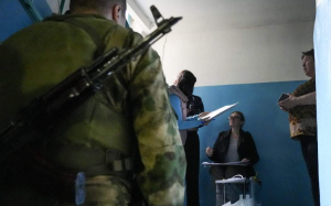 „Referendum” cu arma în mână în zonele ocupate din Ucraina