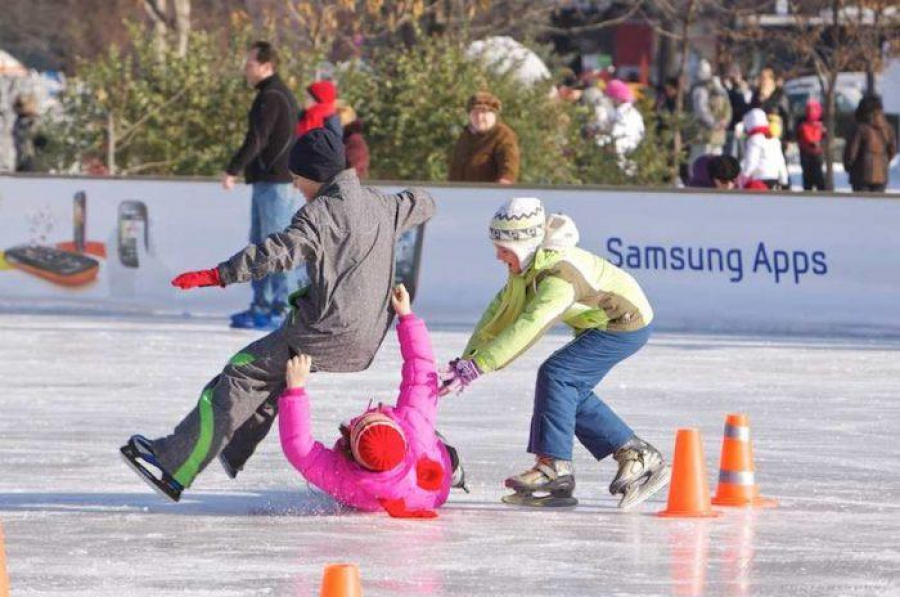 Patinaj în aer liber, la Sala Sporturilor