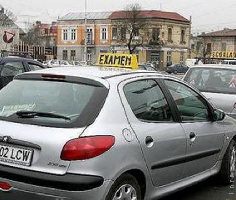 Examenele de conducere, suspendate până pe 5 ianuarie