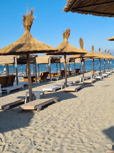 200 de lei pentru a sta pe cearșaf în Mamaia