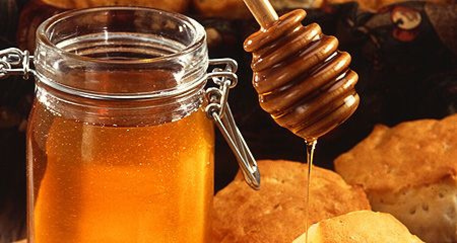 Cum deosebim mierea naturală de cea artificială?