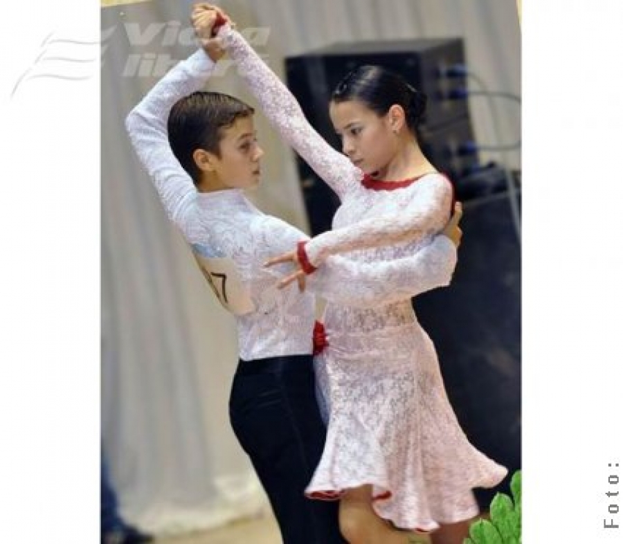 Raluca şi Irina Aldea, graţie şi eleganţă la superlativ
