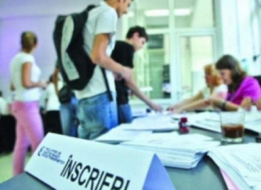 Cum îţi poţi păstra locul la liceu după admitere