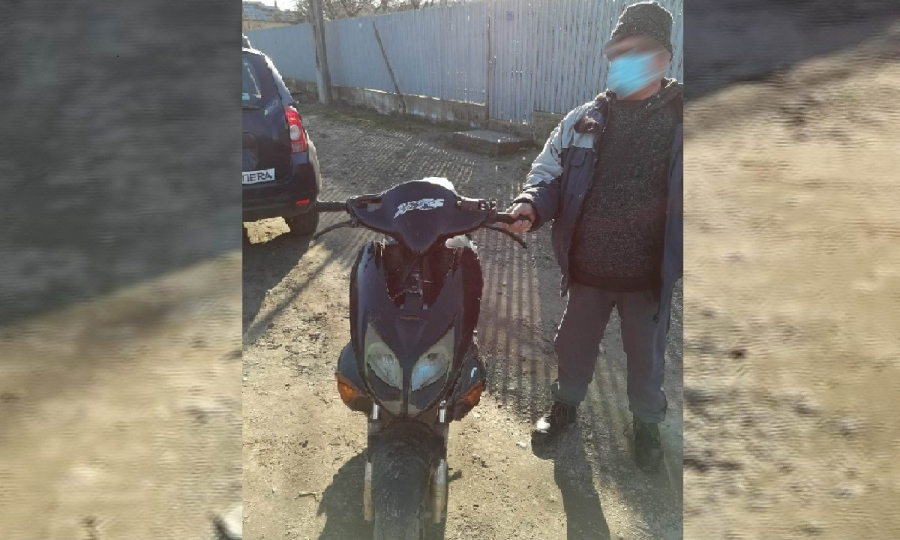 Conducea un moped neînmatriculat, fără permis