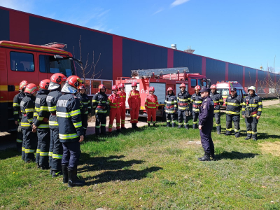 Incendiu simulat la o fabrică de mobilă