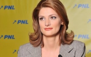 Ramona Mănescu, fostul ministru al Transporturilor, se va afla duminică la Galaţi