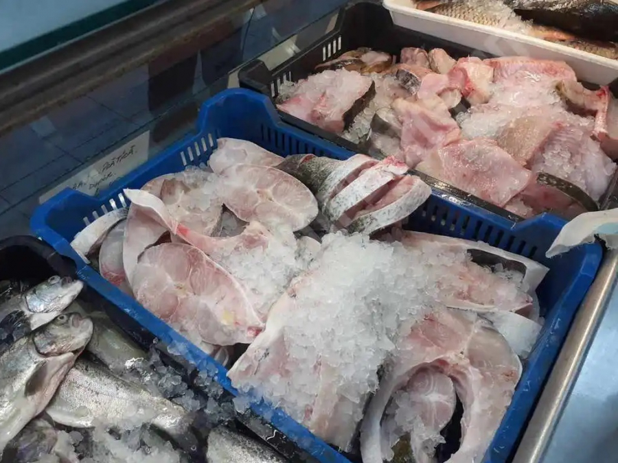 Coadă de peste o oră pentru o „coadă” de pește