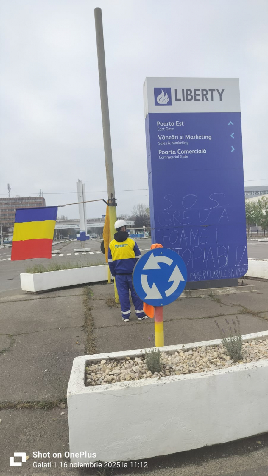 Salariații uitați ai Combinatului. Peste o sută de zile fără niciun leu primit