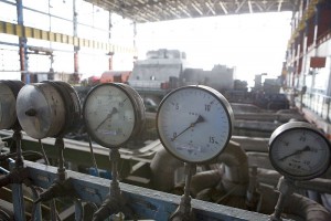 Galaţiul poate oricând să rămână fără apă caldă şi căldură / Romgaz: Dacă nu plătiţi, vă lăsăm în frig!