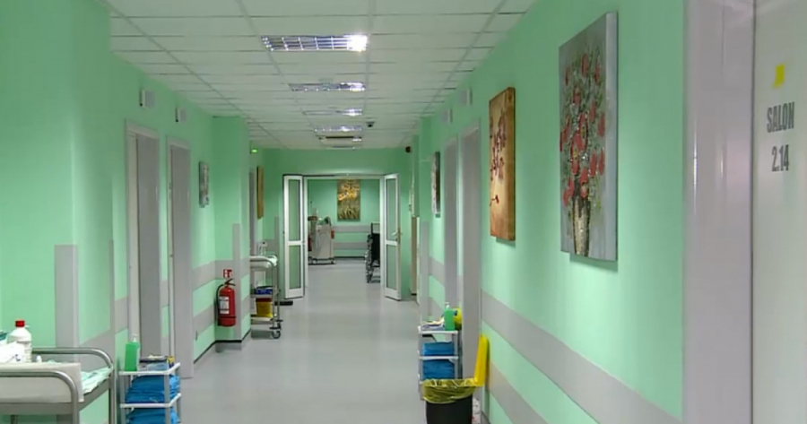 Sute de copii ajung zilnic la spital cu afecțiuni respiratorii