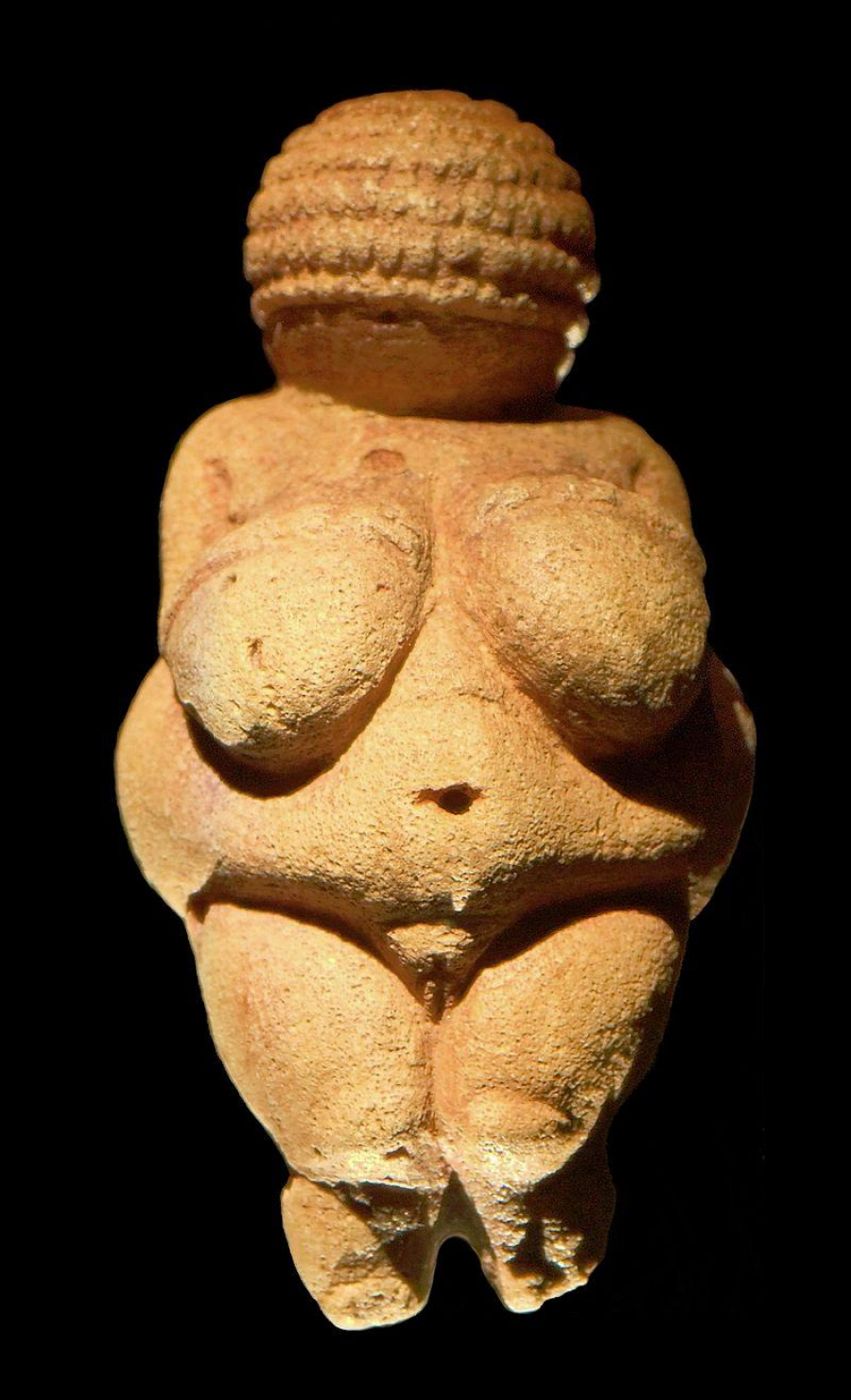 Imaginea unei statui din paleolitic, CENZURATĂ pentru nuditate