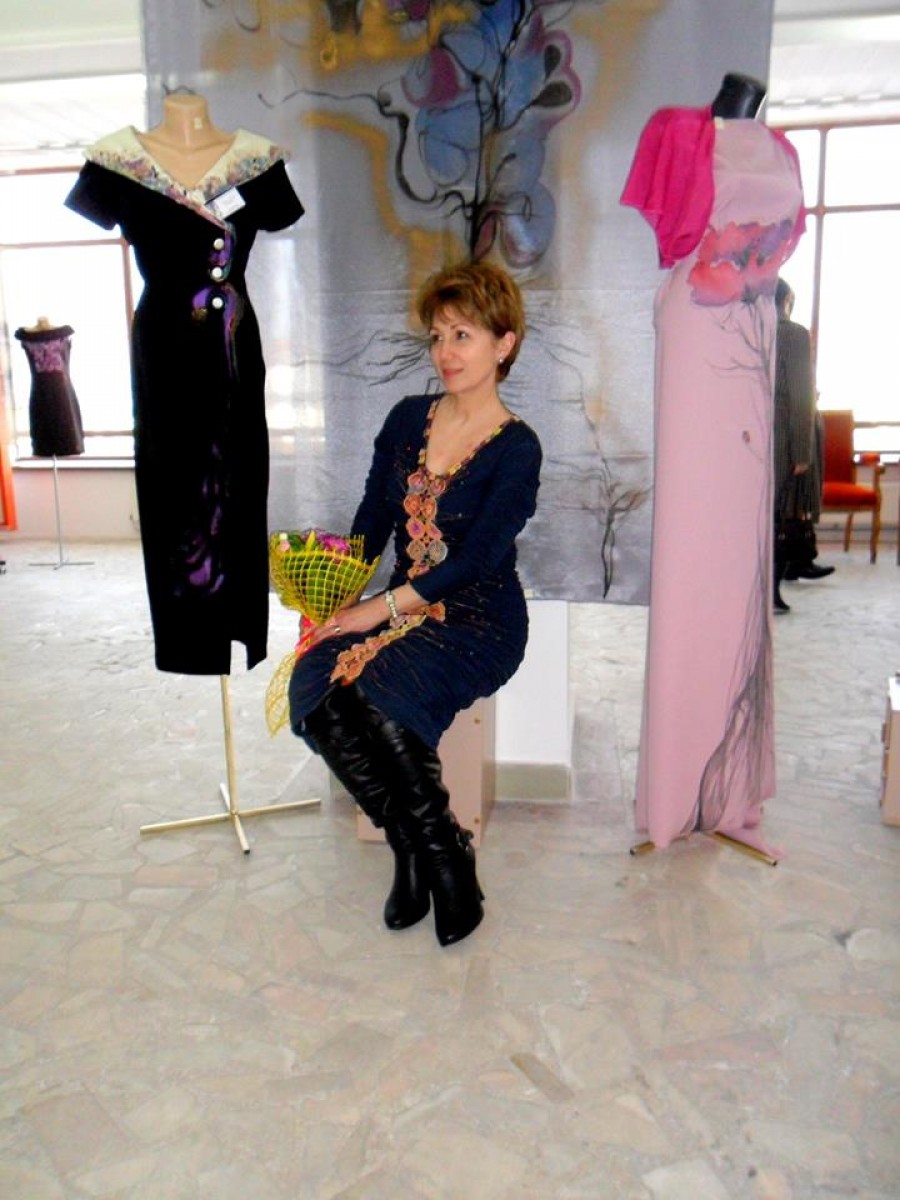Evoluţia artei plastice textile/ Simona Pascale expune la Slobozia