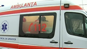 Copil de un an dus de urgenţă la Spital, după ce a căzut din căruţ