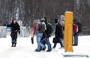 Finlanda se baricadează în fața valurilor de migranți