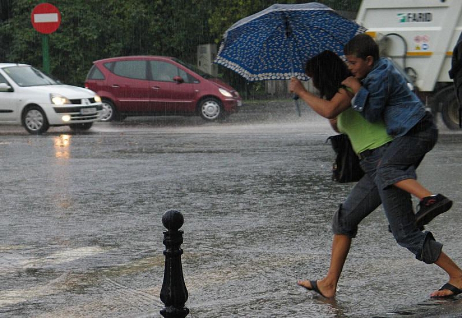 AVERTIZARE METEO/ COD GALBEN de FURTUNĂ la Galaţi