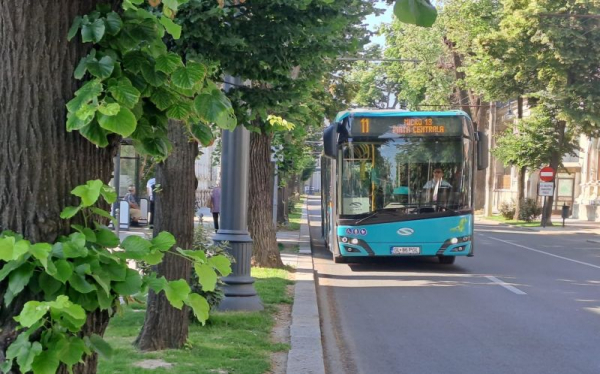 Gălăţean reținut după ce a scos cuțitul într-un scandal în autobuz