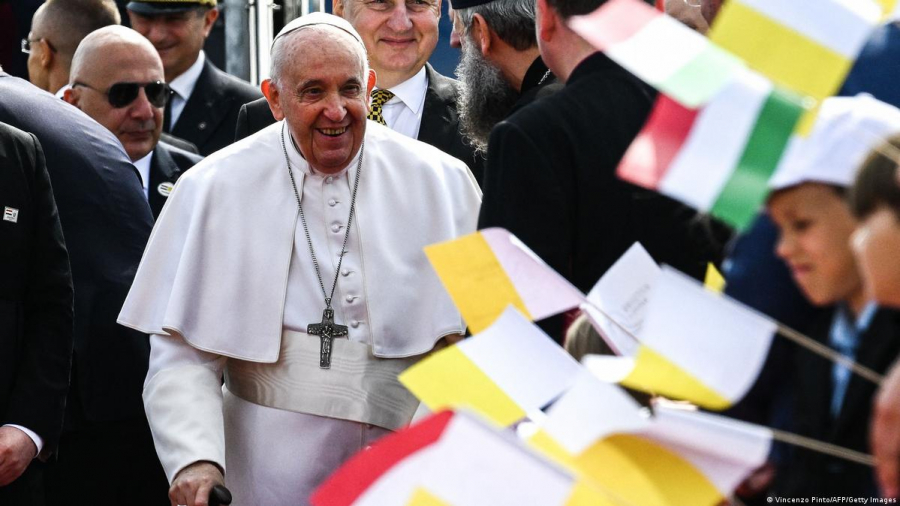 Papa Francisc: „Nu închideți ușa străinilor și migranților”