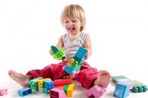 ATENȚIE! Cât de periculoase sunt jucăriile pentru cei mici?