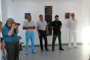 Emoţii mari la vernisajul unei expoziţii neobişnuite. Sergiu Dumitrescu Jr. se reconstruieşte