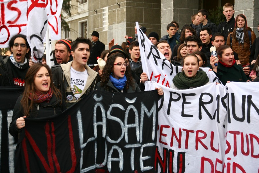 ANOSR acuză că i se pune pumnul în gură. ORGANIZAŢII STUDENŢEŞTI PEDEPSITE pentru că au protestat