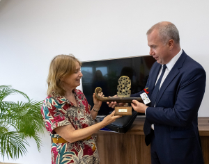 „Cer plutitor” pentru doamna ambasador SUA