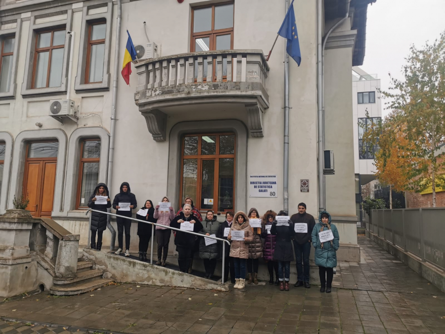 Moș Nicolae a adus un nou protest la Statistică