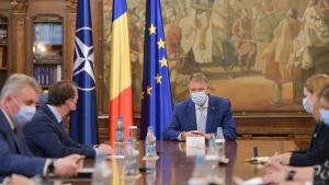 Președintele României anunță noi restricții pentru nevaccinați și vacanță de două săptămâni pentru toți elevii, începând de luni
