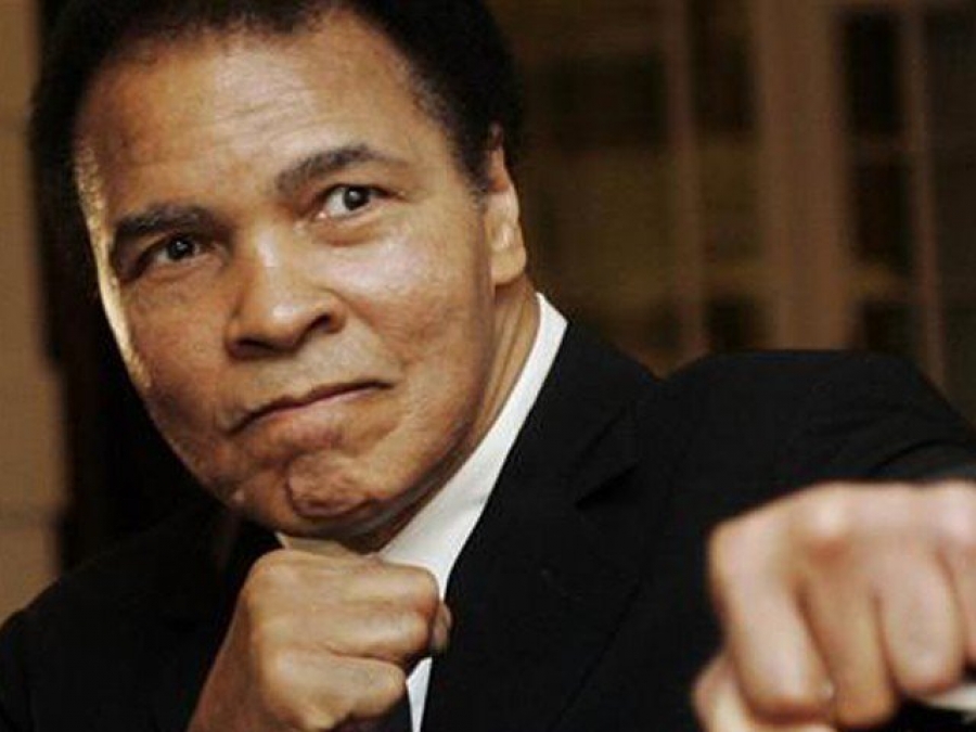 S-a stins din viață LEGENDA BOXULUI Muhammad Ali