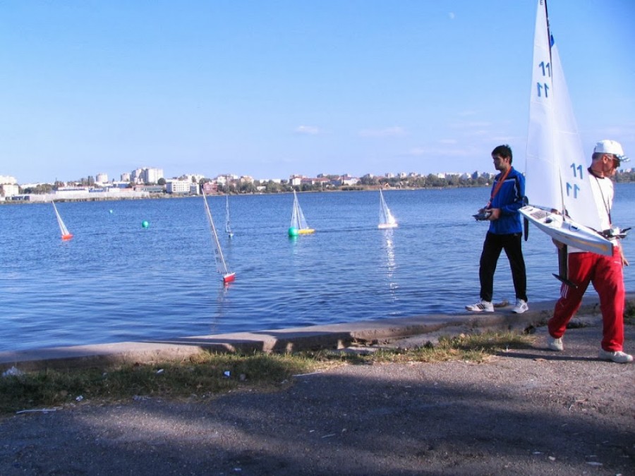 NAVOMODELISM / Campionat dominat categoric de gălăţeni