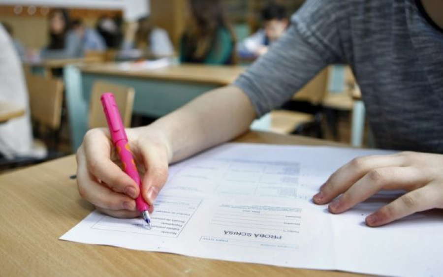 Nu se mai dă test grilă la Evaluare şi Bacalaureat