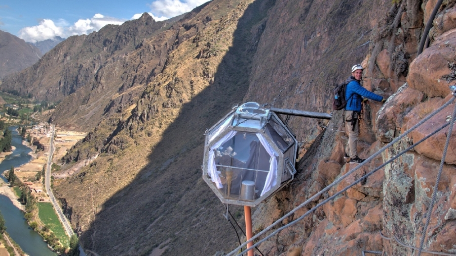 TURISM la înălţime. HOTELURILE-CAPSULĂ de pe stâncile din Peru