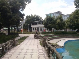 Duminică se REDESCHIDE Biblioteca estivală în Parcul Eminescu