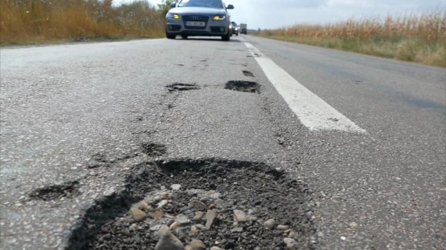 Protest al şoferilor gălăţeni faţă de starea DN 24D