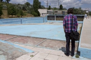 Plaja Dunărea, o RUINĂ/ Bazinele sunt pline de BURUIENI, iar gălăţenii se tem pentru SĂNĂTATEA lor (FOTO)