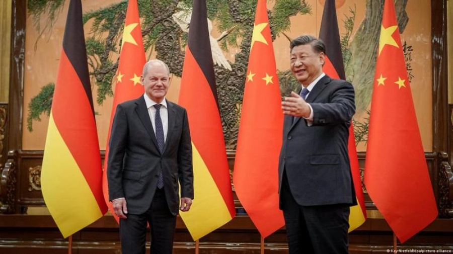 Xi Jinping l-a avertizat pe Putin să nu folosească arme nucleare în Ucraina