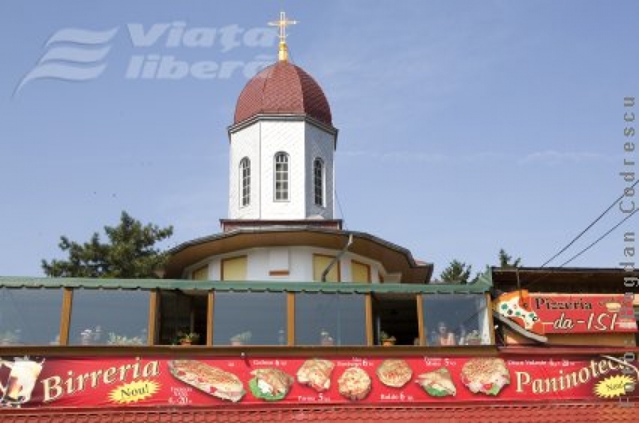 Biserica „Mavromol” - monument sufocat de „iniţiative private”